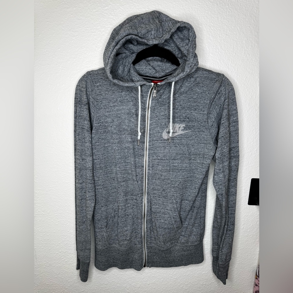 Heather gray Nike heritage sweatshirt